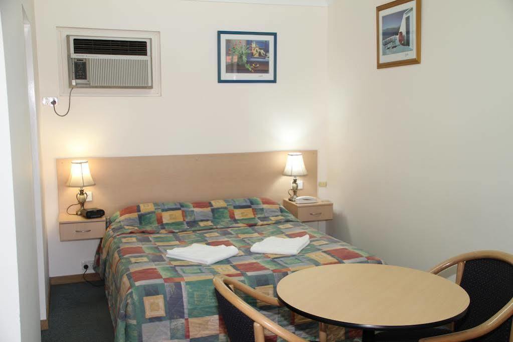 Border Motel Гундивинди Экстерьер фото